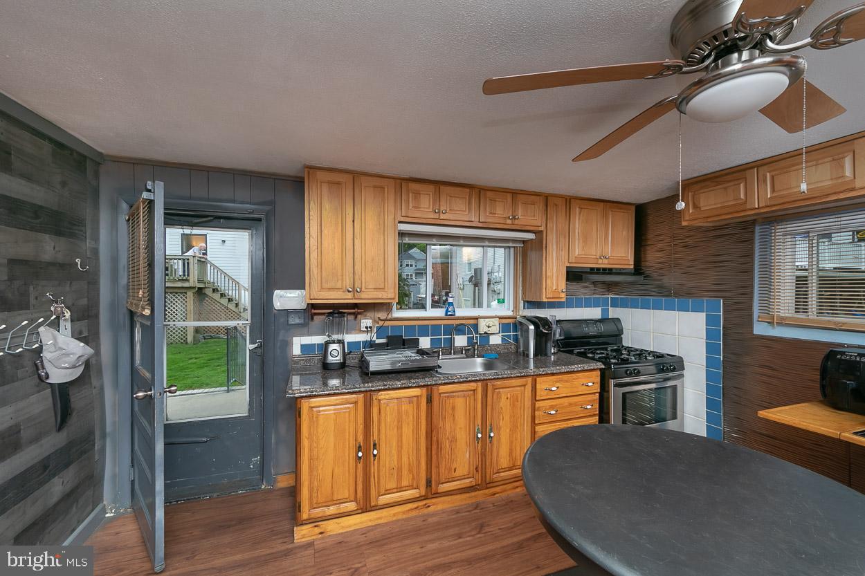 1225 Seneca Road Middle River, MD 21220 - Photo 13 of 33 Kitchen!