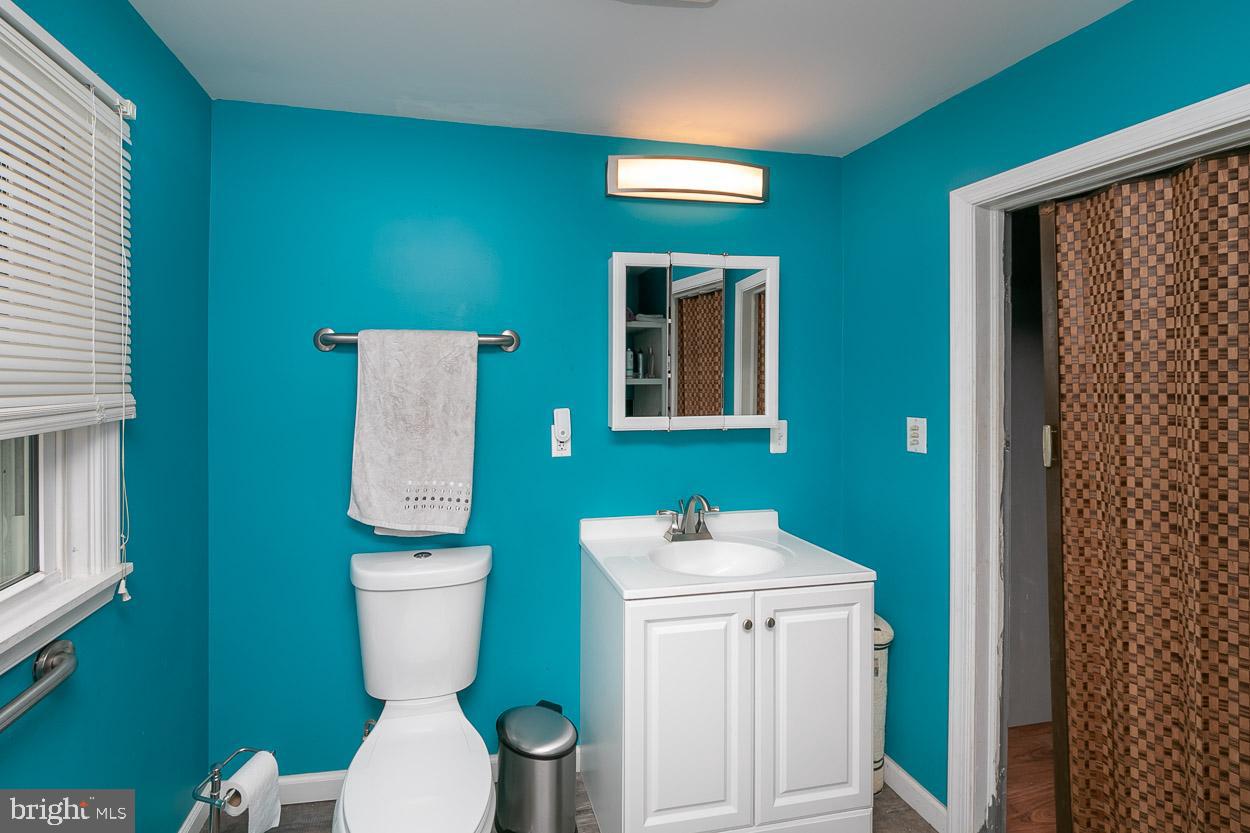 1225 Seneca Road Middle River, MD 21220 - Photo 19 of 33 Main Floor Full Bath!