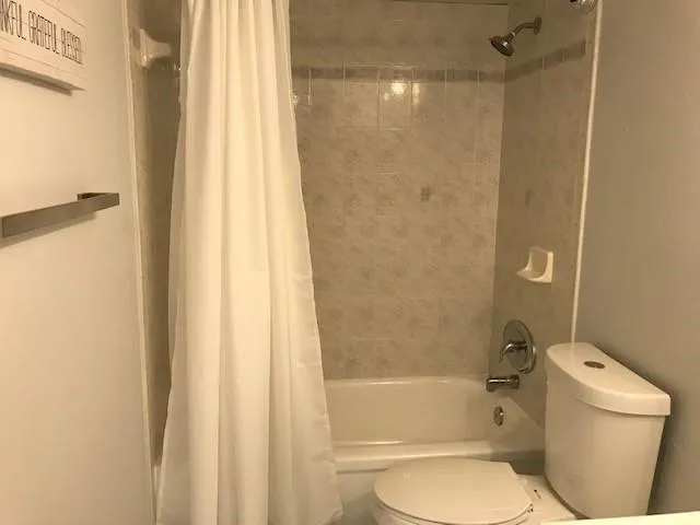 $2,000 | 111 Briny Avenue, Unit 708, Pompano Beach, FL 33062