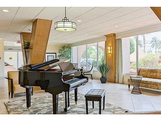 $2,000 | 111 Briny Avenue, Unit 708, Pompano Beach, FL 33062