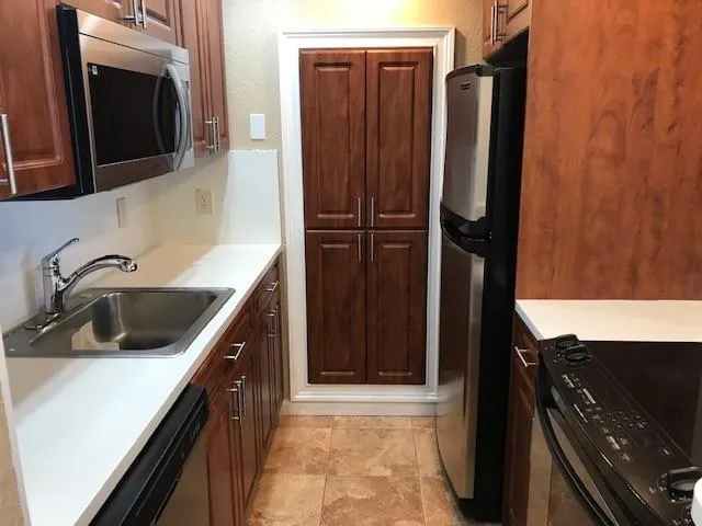 $2,000 | 111 Briny Avenue, Unit 708, Pompano Beach, FL 33062