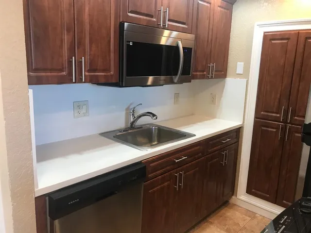 $2,000 | 111 Briny Avenue, Unit 708, Pompano Beach, FL 33062