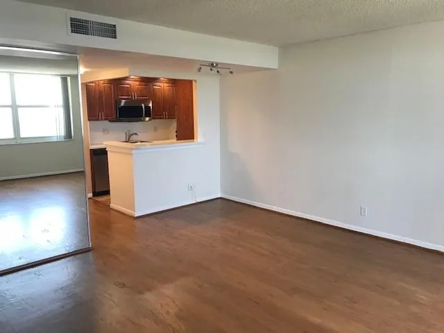 $2,000 | 111 Briny Avenue, Unit 708, Pompano Beach, FL 33062