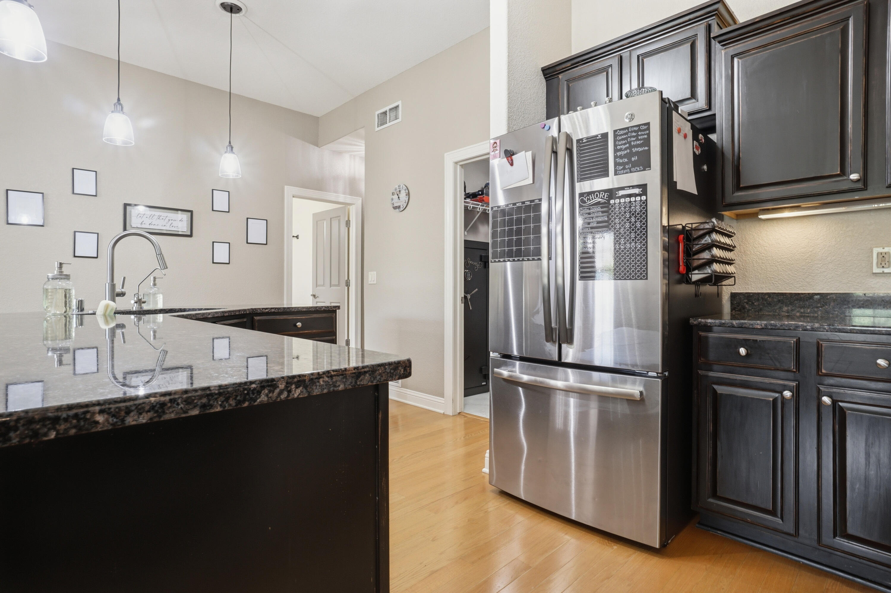 481 Cedar Court Slinger, WI 53086 - Photo 11 of 26 Kitchen