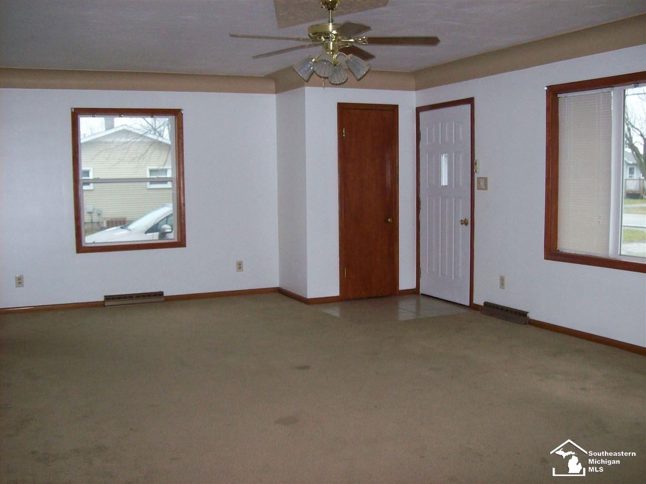 3910 West Dunbar Road Monroe, MI 48161 - Photo 9 of 17 31370426-8.JPG