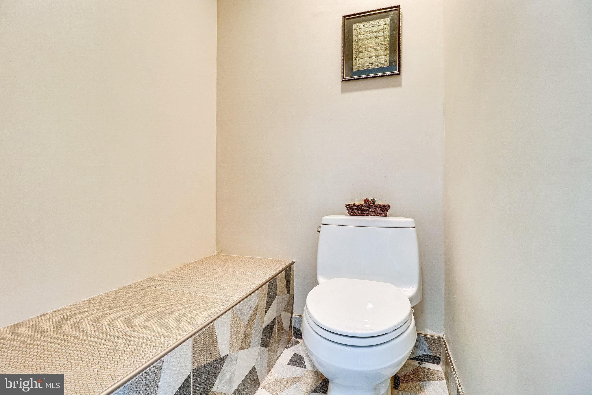 2832 Edgelea Road Vienna, VA 22181 - Photo 42 of 68 Gallery Image 42