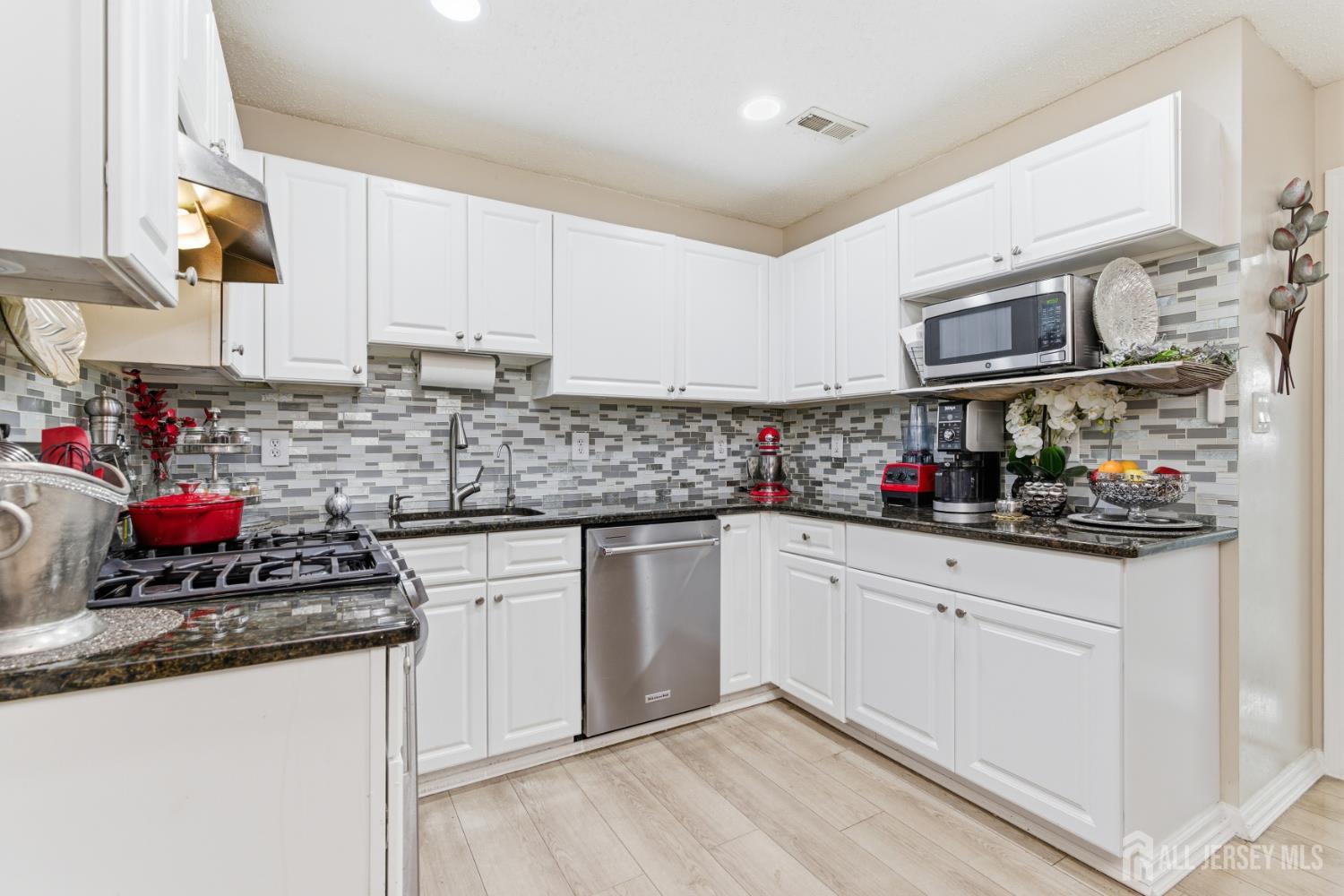 23 Prestwick Way Edison, NJ 08820 - Photo 11 of 29