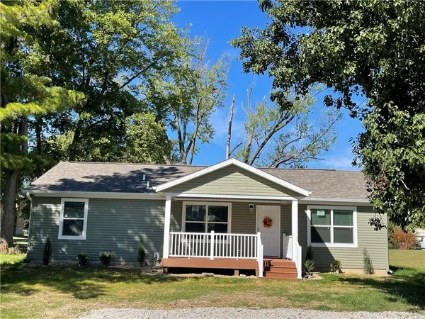 $232,000 | 747 Maple Avenue, Neoga, IL 62447