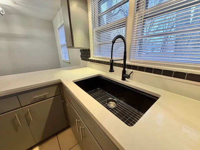 $220,000 | 2703 18th Avenue, Rockford, IL 61108