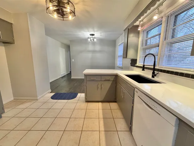 $220,000 | 2703 18th Avenue, Rockford, IL 61108