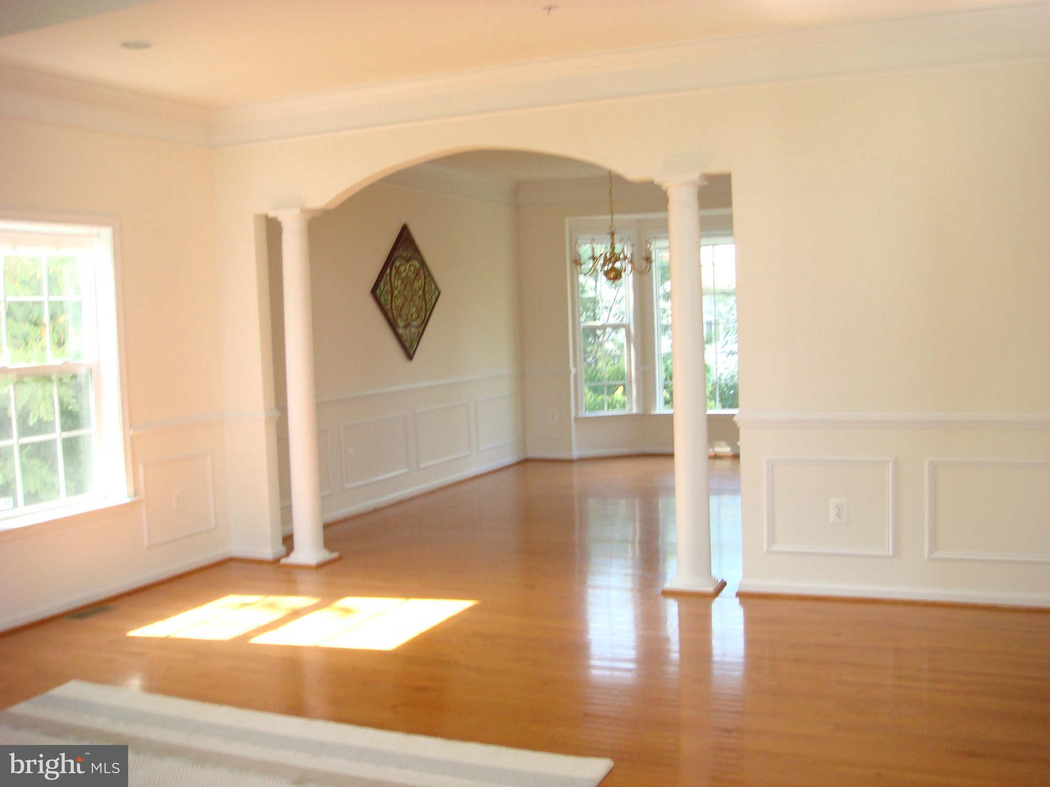126 George Street Gaithersburg, MD 20877 - Photo 19 of 26 Living Room