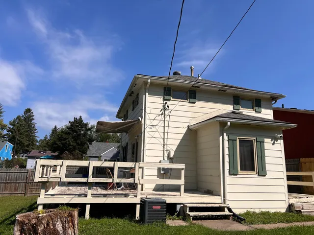 $229,000 | 1704 Beech Street, St. Paul, MN 55106