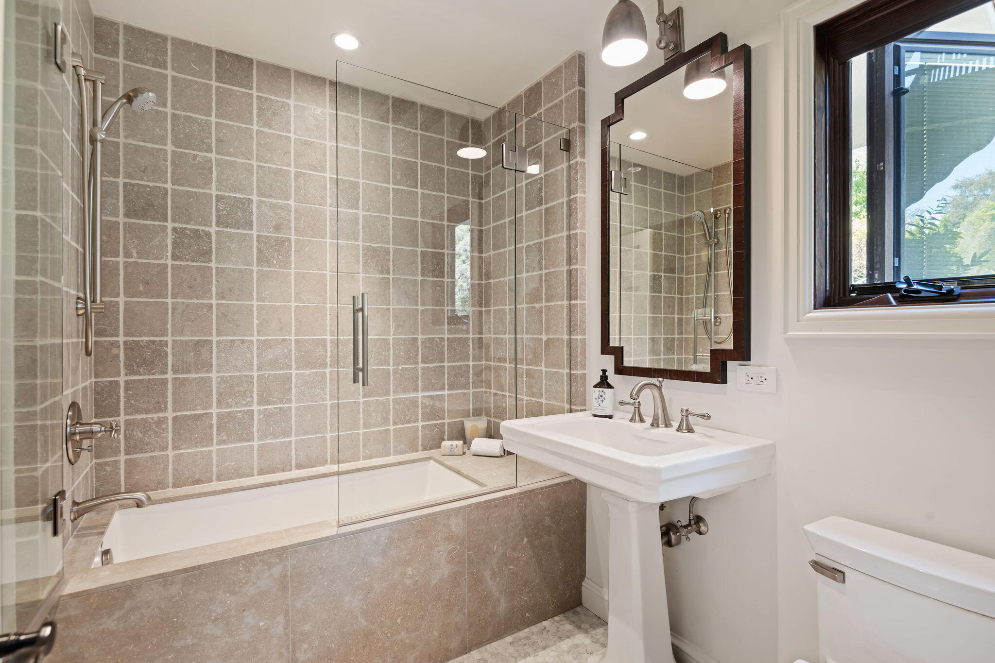 1021 Las Alturas Road Santa Barbara, CA 93103 - Photo 17 of 48 38-Bathroom 3