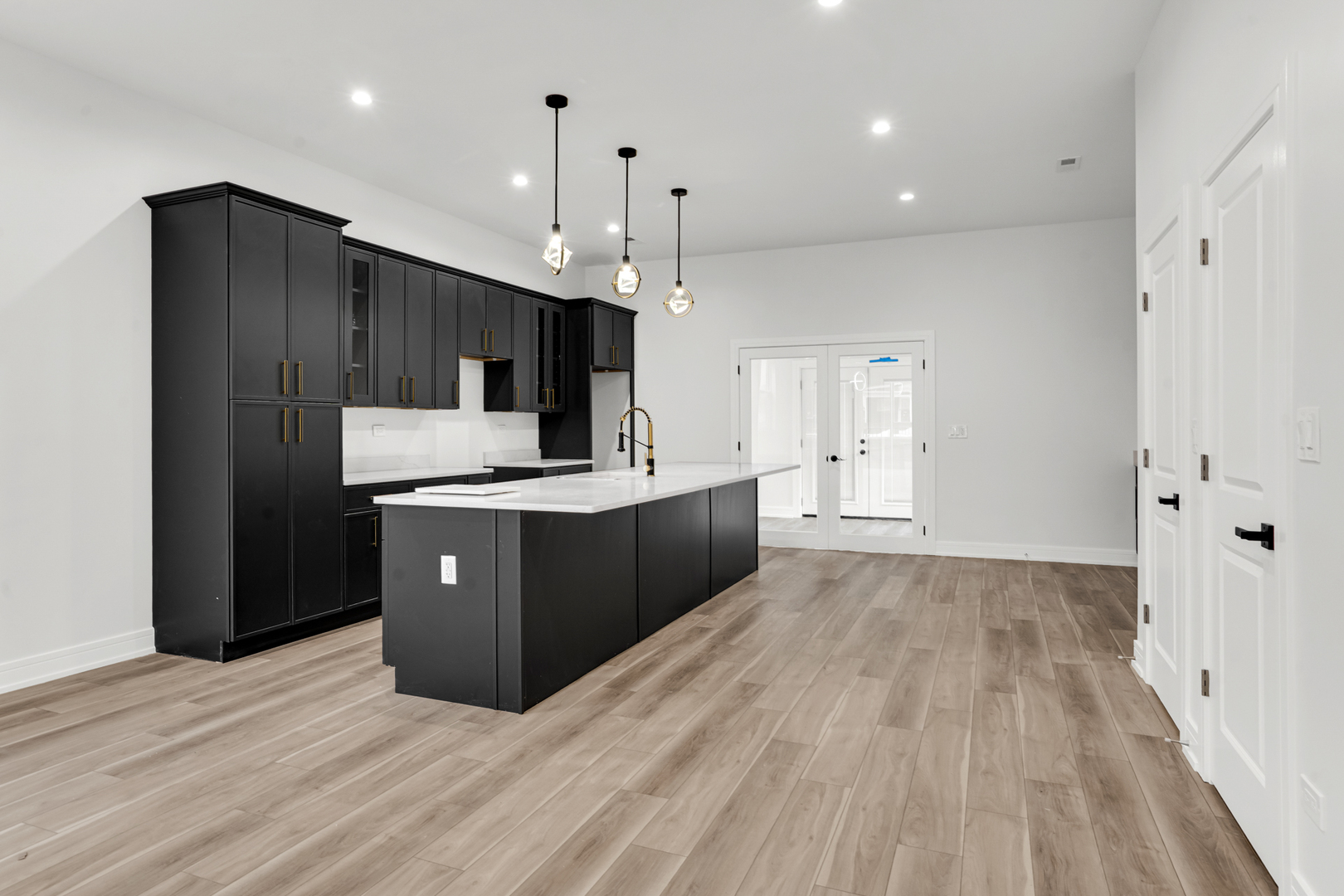 843 North Lorel Avenue Chicago, IL 60651 - Photo 12 of 32