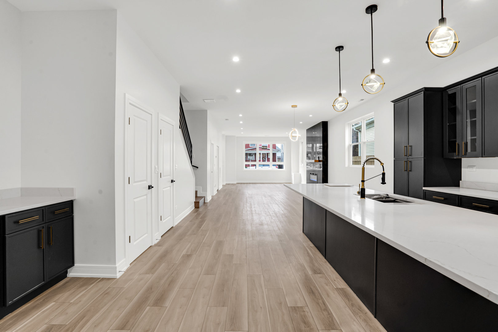 843 North Lorel Avenue Chicago, IL 60651 - Photo 8 of 32