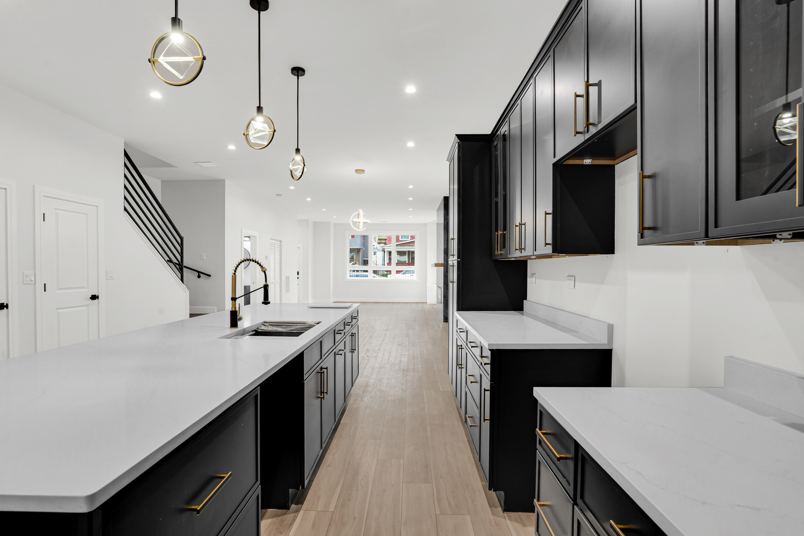 843 North Lorel Avenue Chicago, IL 60651 - Photo 10 of 32