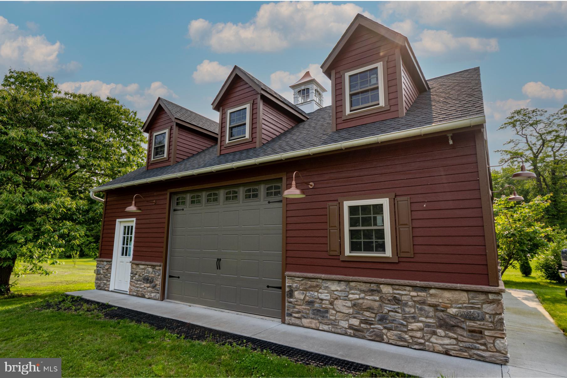 3498 Carlisle Road Gardners, PA 17324 - Photo 7 of 33 a front view of a house with garden