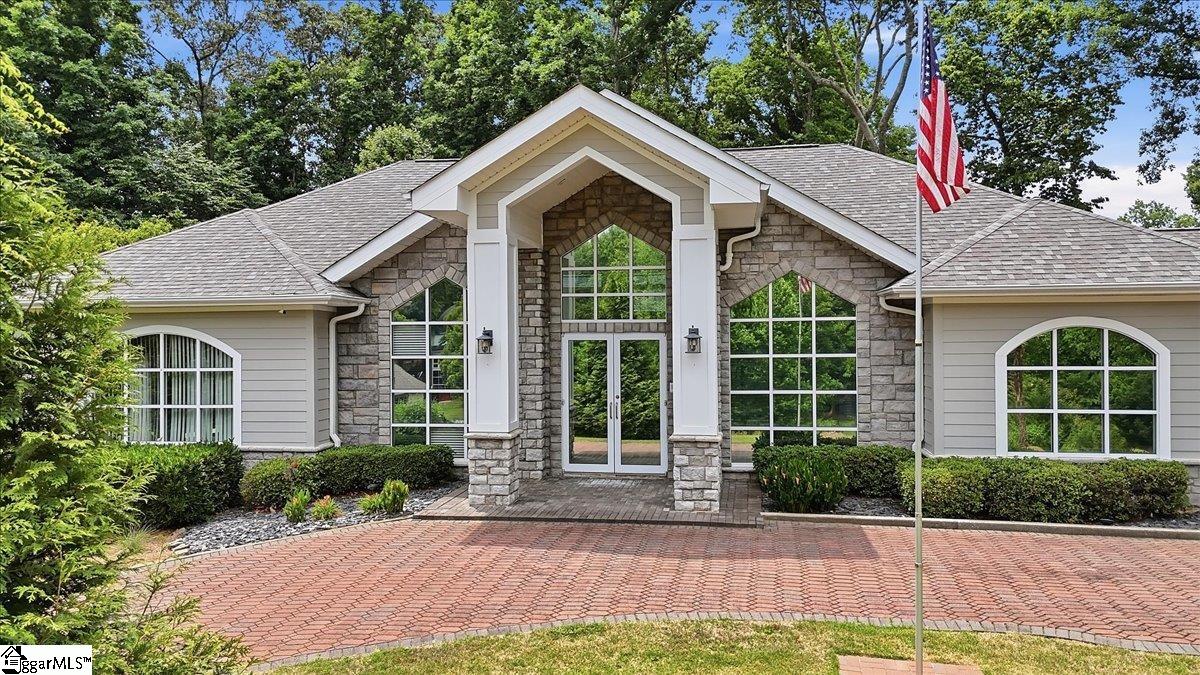 102 Greenleaf Lane Easley, SC 29642 - Photo 2 of 49