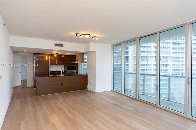 $6,000 | 495 Brickell Avenue, Unit 2102, Miami, FL 33131