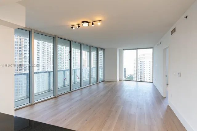 $6,000 | 495 Brickell Avenue, Unit 2102, Miami, FL 33131