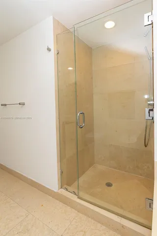 $6,000 | 495 Brickell Avenue, Unit 2102, Miami, FL 33131