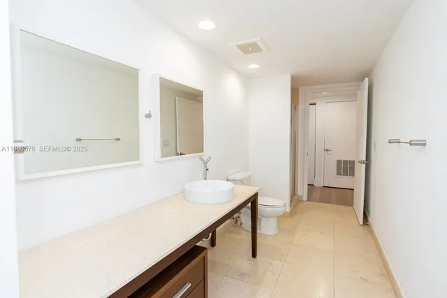 $6,000 | 495 Brickell Avenue, Unit 2102, Miami, FL 33131