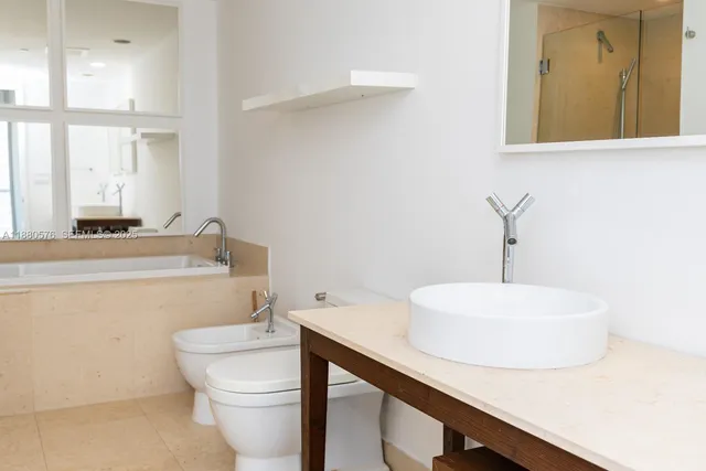 $6,000 | 495 Brickell Avenue, Unit 2102, Miami, FL 33131