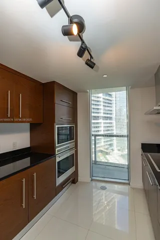 $6,000 | 495 Brickell Avenue, Unit 2102, Miami, FL 33131