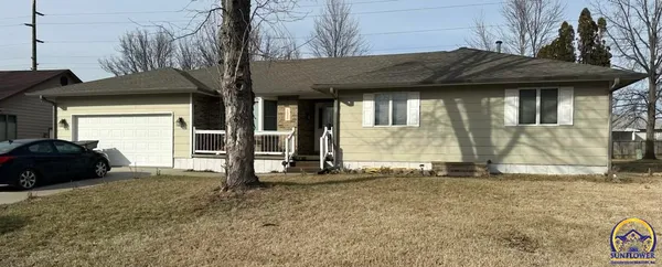 $349,000 | 2620 West Ridge Drive, Emporia, KS 66801