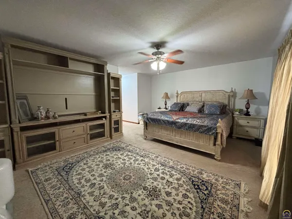 $349,000 | 2620 West Ridge Drive, Emporia, KS 66801