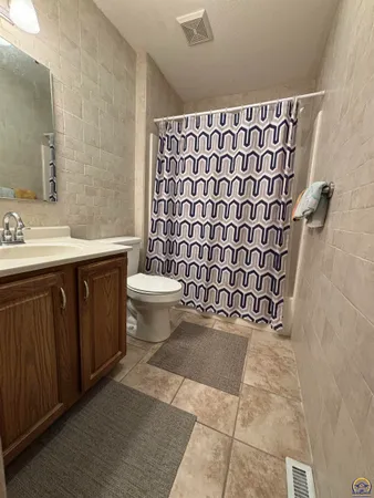 $349,000 | 2620 West Ridge Drive, Emporia, KS 66801