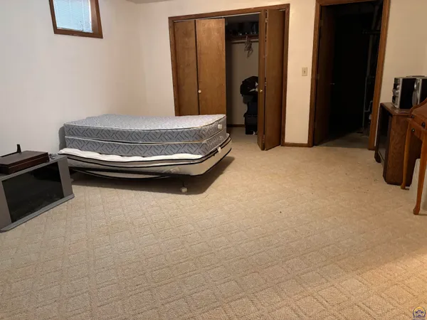 $349,000 | 2620 West Ridge Drive, Emporia, KS 66801