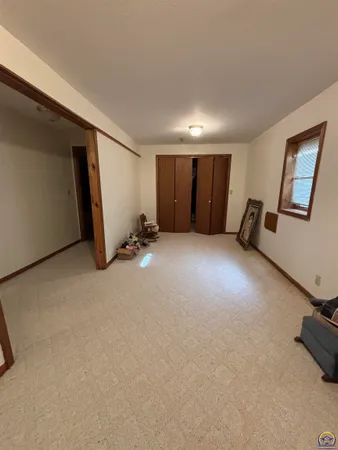 $349,000 | 2620 West Ridge Drive, Emporia, KS 66801
