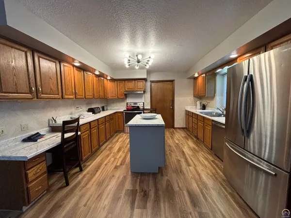 $349,000 | 2620 West Ridge Drive, Emporia, KS 66801