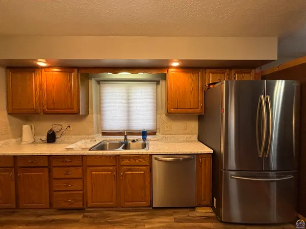 $349,000 | 2620 West Ridge Drive, Emporia, KS 66801