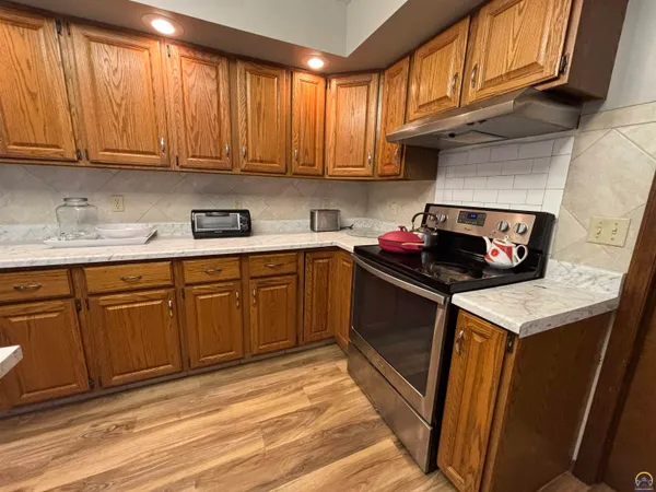 $349,000 | 2620 West Ridge Drive, Emporia, KS 66801