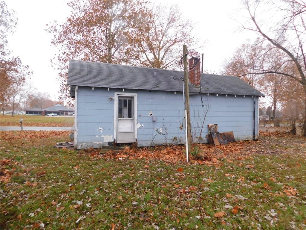345 McClure Road Columbus, IN 47201 - Photo 11 of 13 Gallery Image 11