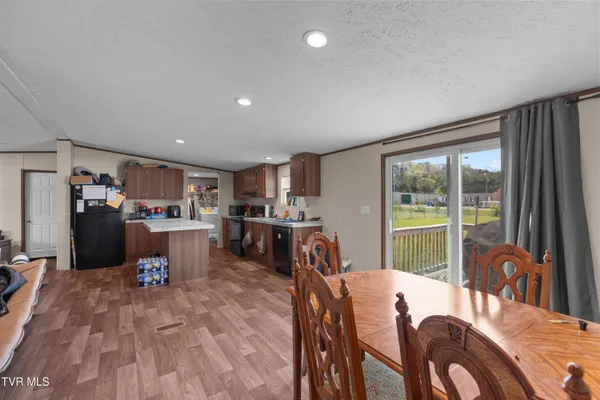 $329,900 | 1469 Old Newport Highway, Dandridge, TN 37725