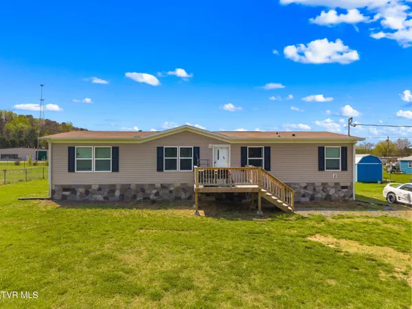 $329,900 | 1469 Old Newport Highway, Dandridge, TN 37725