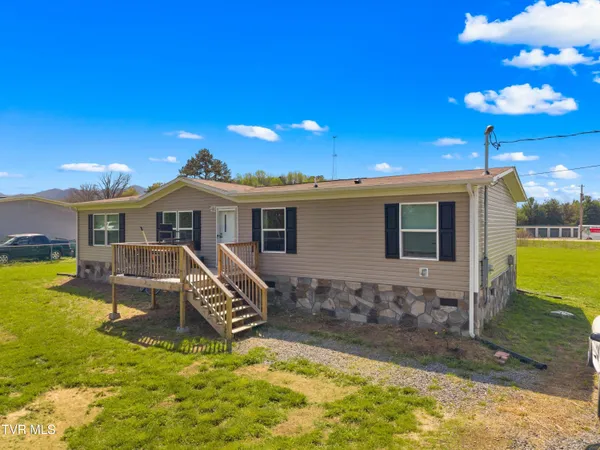 $329,900 | 1469 Old Newport Highway, Dandridge, TN 37725