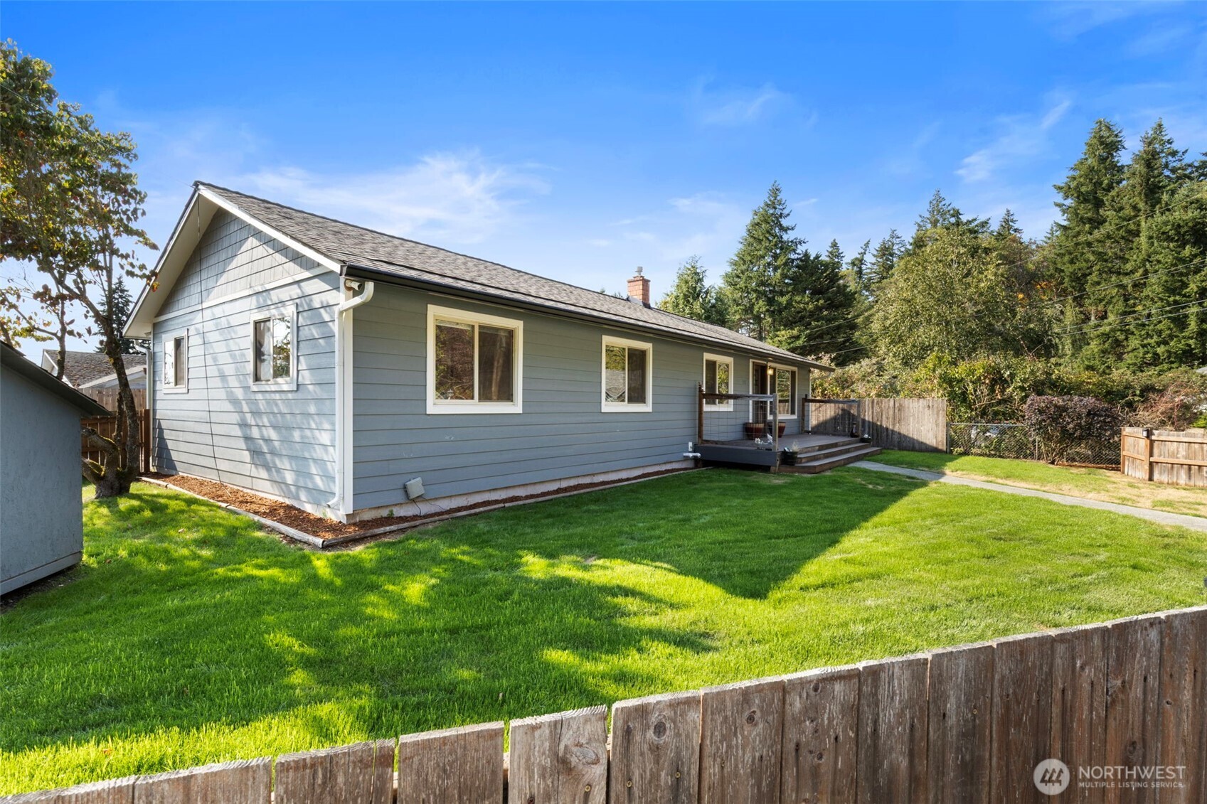 212 Willow Street Bremerton, WA 98310 - Photo 33 of 33 a front view of a house with garden