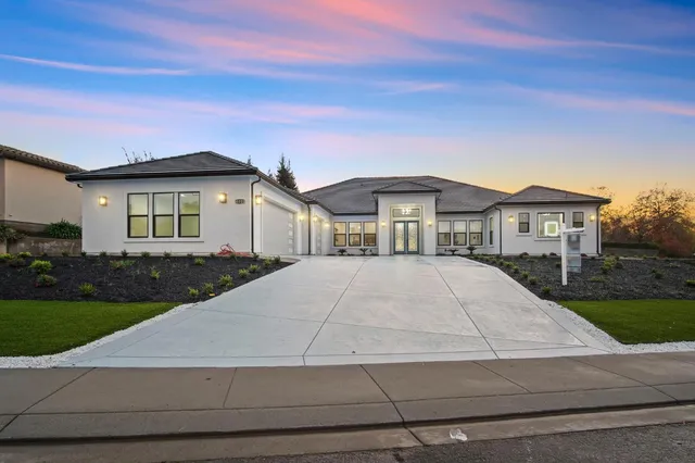 $1,599,999 | 10221 Savannah Drive, Oakdale, CA 95361