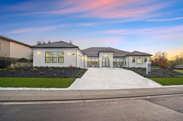 $1,599,999 | 10221 Savannah Drive, Oakdale, CA 95361