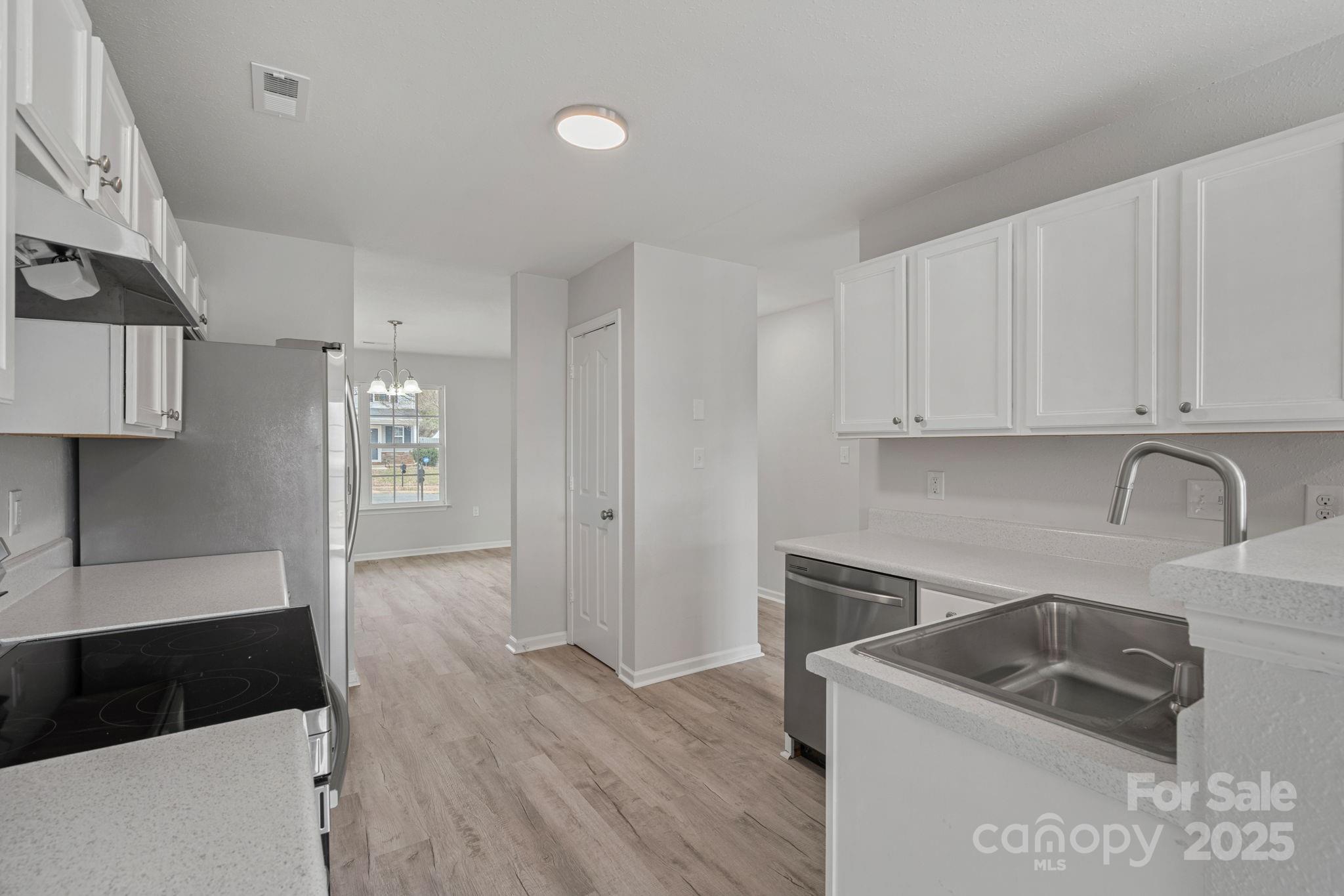 709 Ferrell Avenue Charlotte, NC 28216 - Photo 8 of 25