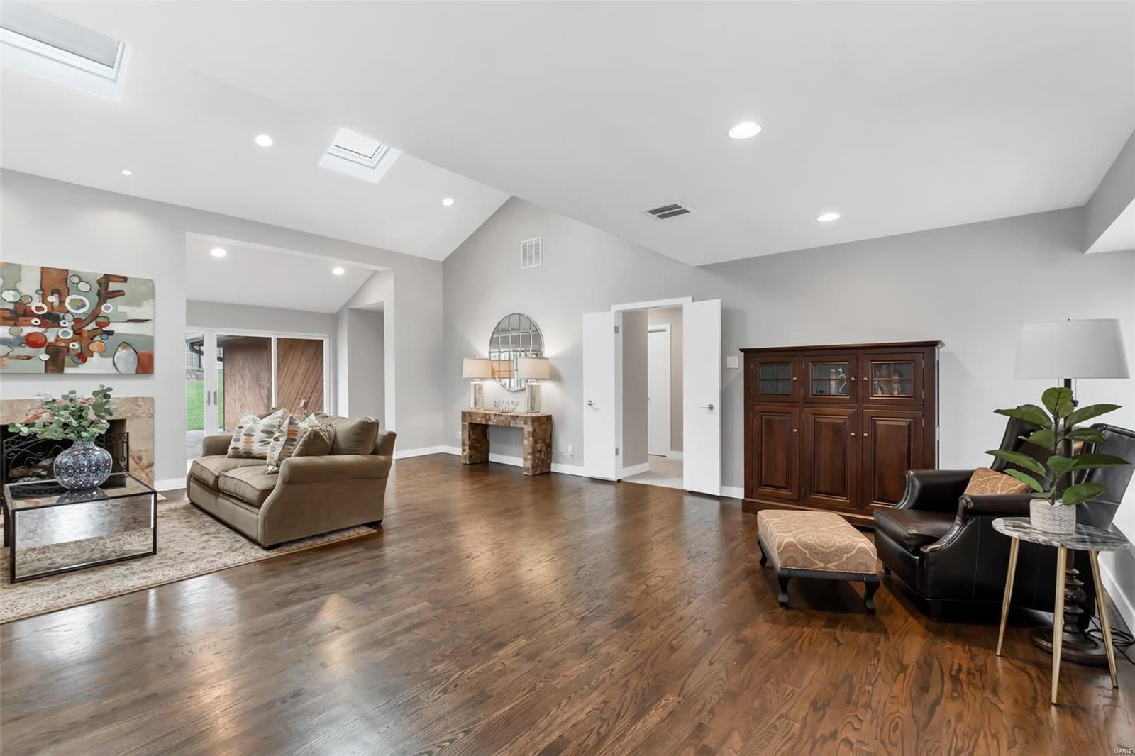 18 St Alfred Road Olivette, MO 63132 - Photo 3 of 55 Gallery Image 3