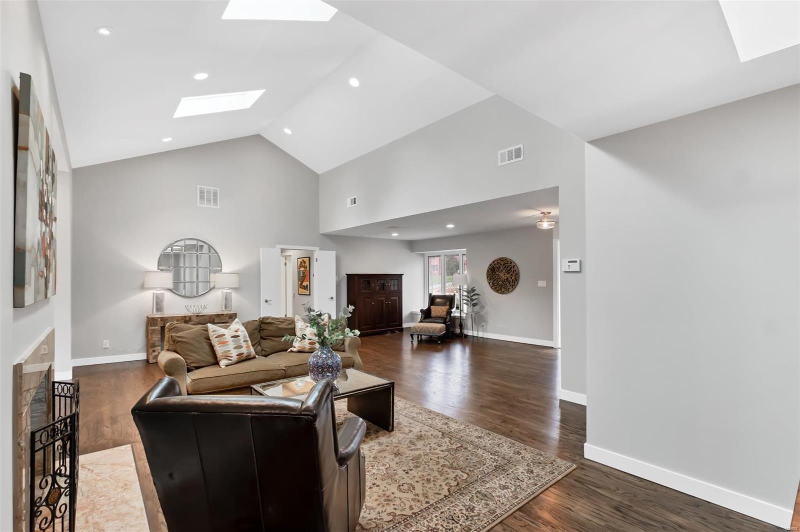 18 St Alfred Road Olivette, MO 63132 - Photo 5 of 55 Gallery Image 5