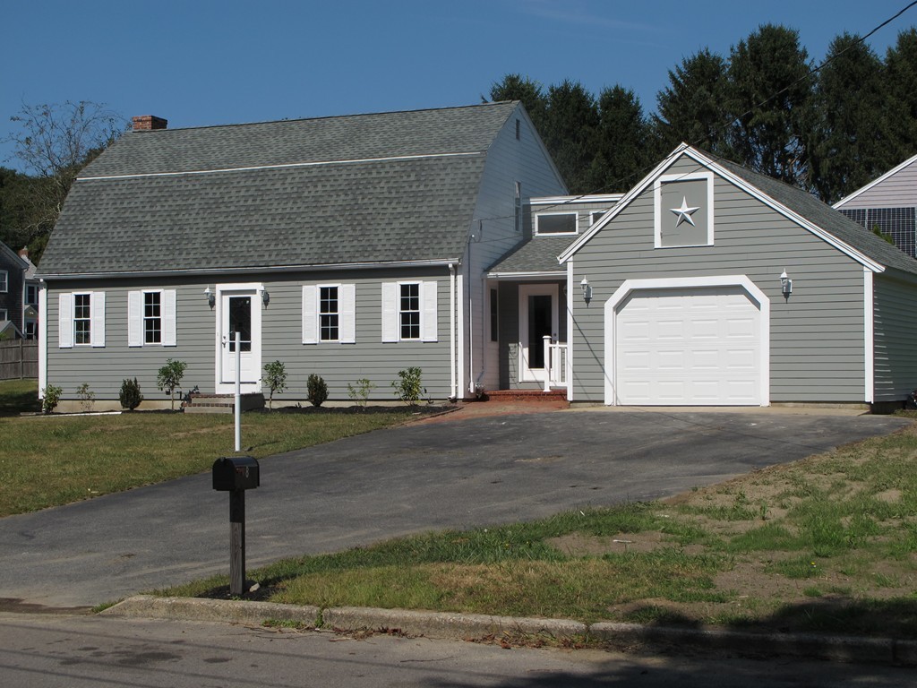 8 Bridle Road Bridgewater, MA 02324 - Photo 3 of 20