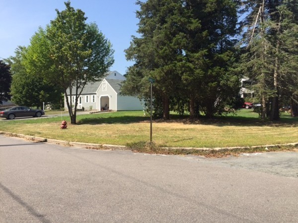 8 Bridle Road Bridgewater, MA 02324 - Photo 5 of 20