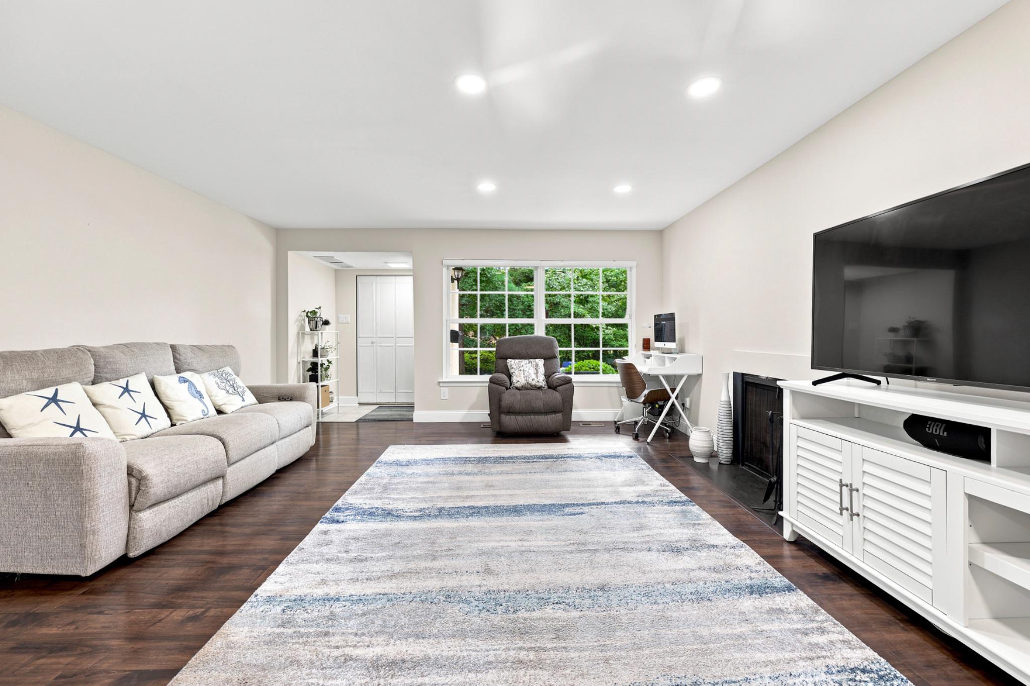 514 Old Forge Crossing Wayne, PA 19087 - Photo 5 of 17 Bright and inviting living space.
