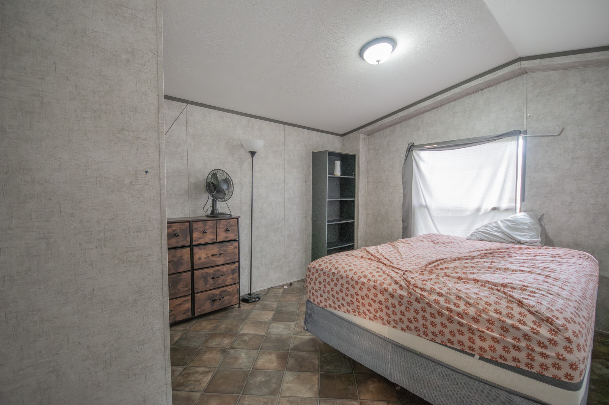 2801 County Road 444 Angleton, TX 77515 - Photo 22 of 38 a bedroom with a bed and a closet